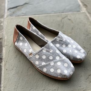 TOMS | Drizzle Dots Felt Women's Classics - Size 11